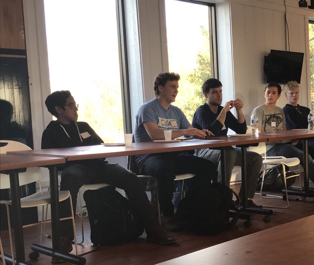 innovateunc's tweet photo. @rateyourdorms was at the @1789venturelab Town Hall! We look forward to seeing them at the #UNCInnovationShowcase this Thursday. https://t.co/NLBBRcEpoe https://t.co/kjfl6BB1lG