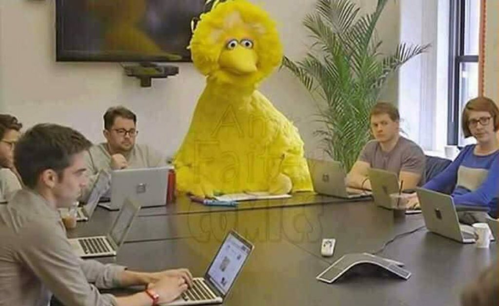 لما أقعد مع ناس بيتكلموا جد