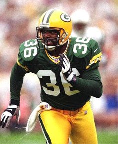 LearnwithULC's tweet photo. Thrilled to have LeRoy Butler as our keynote speaker for the MTEC Achieve the Dream fundraiser! Butler is a former American football strong safety who played his entire career with the Green Bay Packers. Get your tickets today to hear his amazing story! #Dream18 #MTEC https://t.co/WiBrttkofe
