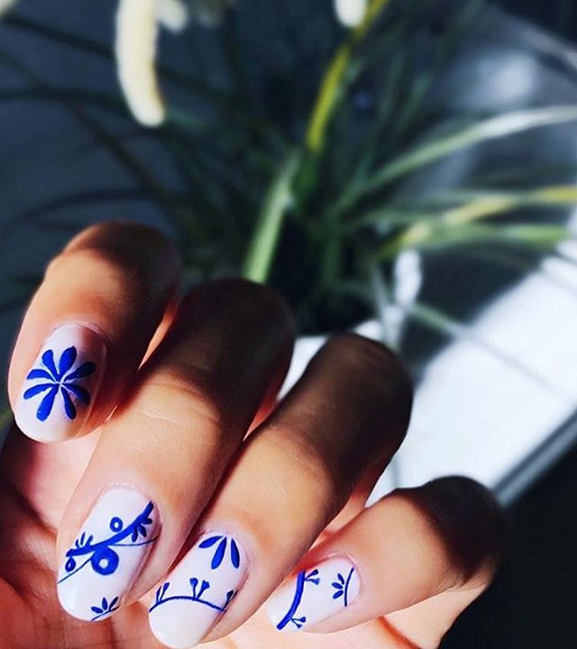 NightLightNails's tweet photo. Nothing says warm days like blue and white. We love this “tile art” nail trend. 😍❤️ https://t.co/rgaeiX2LN2