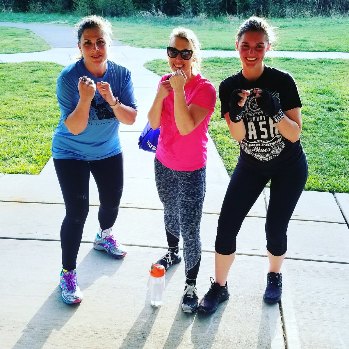 hype4lifefam's tweet photo. First timers and a couple Hillsborough regulars! #boxing #fitness #outdoors #it #power #strength #ko #tko #powerhouse #training #fun #mma #exercise #hiit #hillsborough #nc #fam #fitfam #hype4life https://t.co/qMZyJ4MPPX