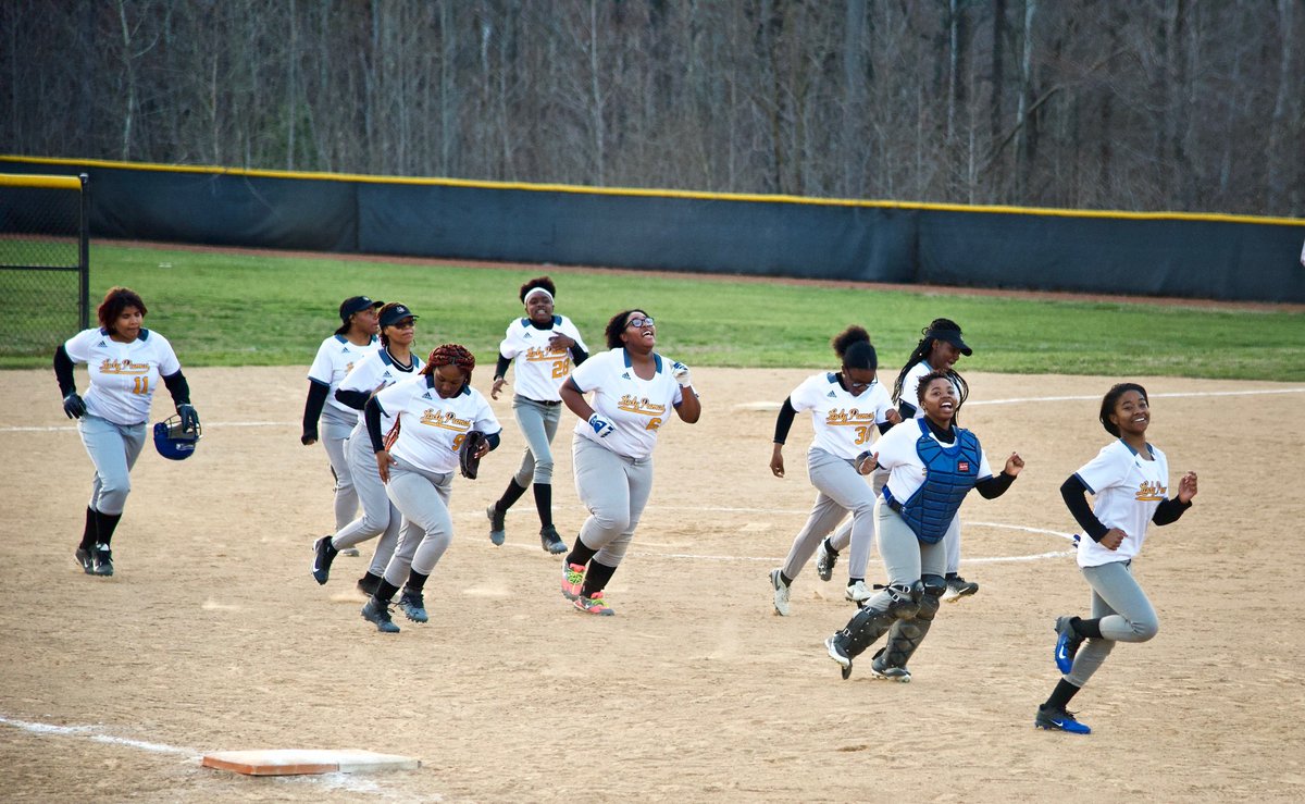 bjwardsports's tweet photo. @WiseSoftball jv defends the den with an impressive win. @WisePumaSports https://t.co/kdf1CMeJd7