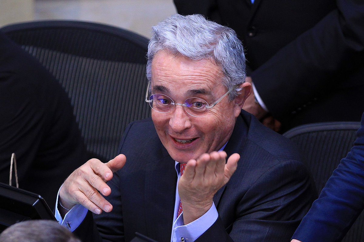 ELTIEMPO's tweet photo. Confirman fallo que ordena investigar a @AlvaroUribeVel por fabricar testigos https://t.co/fJxek8ZeTe https://t.co/1NrlXuzsVc