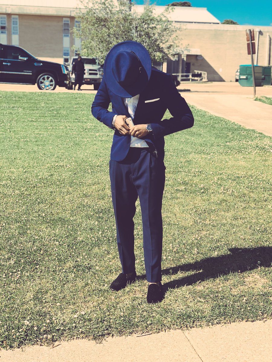 Erickshort9's tweet photo. Had to take it back🤭💙🖌
#4Ren🗣👼🏾 https://t.co/cOfSdjDoON
