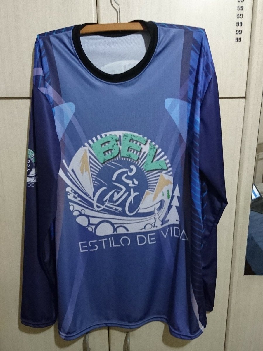 Victaaoo's tweet photo. Lançando a nova Camisa de Manga Comprida da BEV. #bevéisso https://t.co/u4gHruFkN9