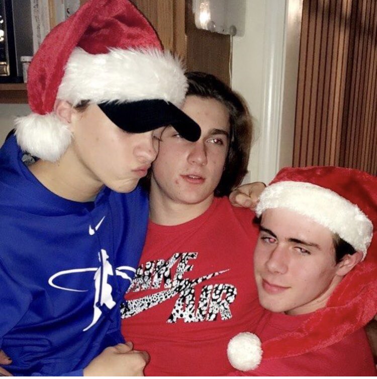 schiopota's tweet photo. Happy birthday My cracker 👉🏻 @Rywaltz https://t.co/VPqLO5JVs2