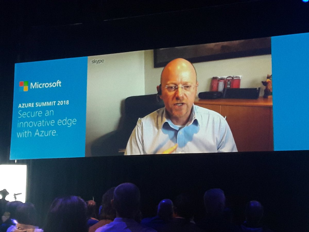HeiryZulkifli's tweet photo. ..and this is how @MicrosoftNZ promoting @Skype awesome! #AzureSummit2018 #AzureSummitNZ https://t.co/gO945xEX3X