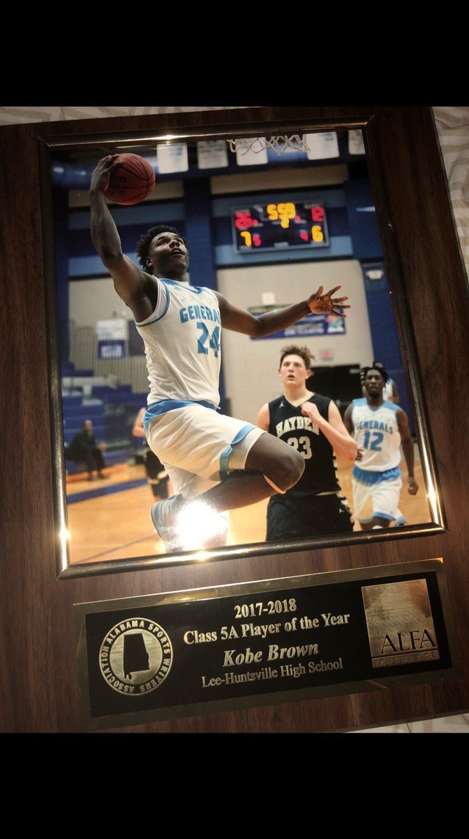 TheKobe24Brown's tweet photo. Only one man to thank! 🙏🏾
#5APOY #LeeWay #256📍 https://t.co/7dyWa06Kuv