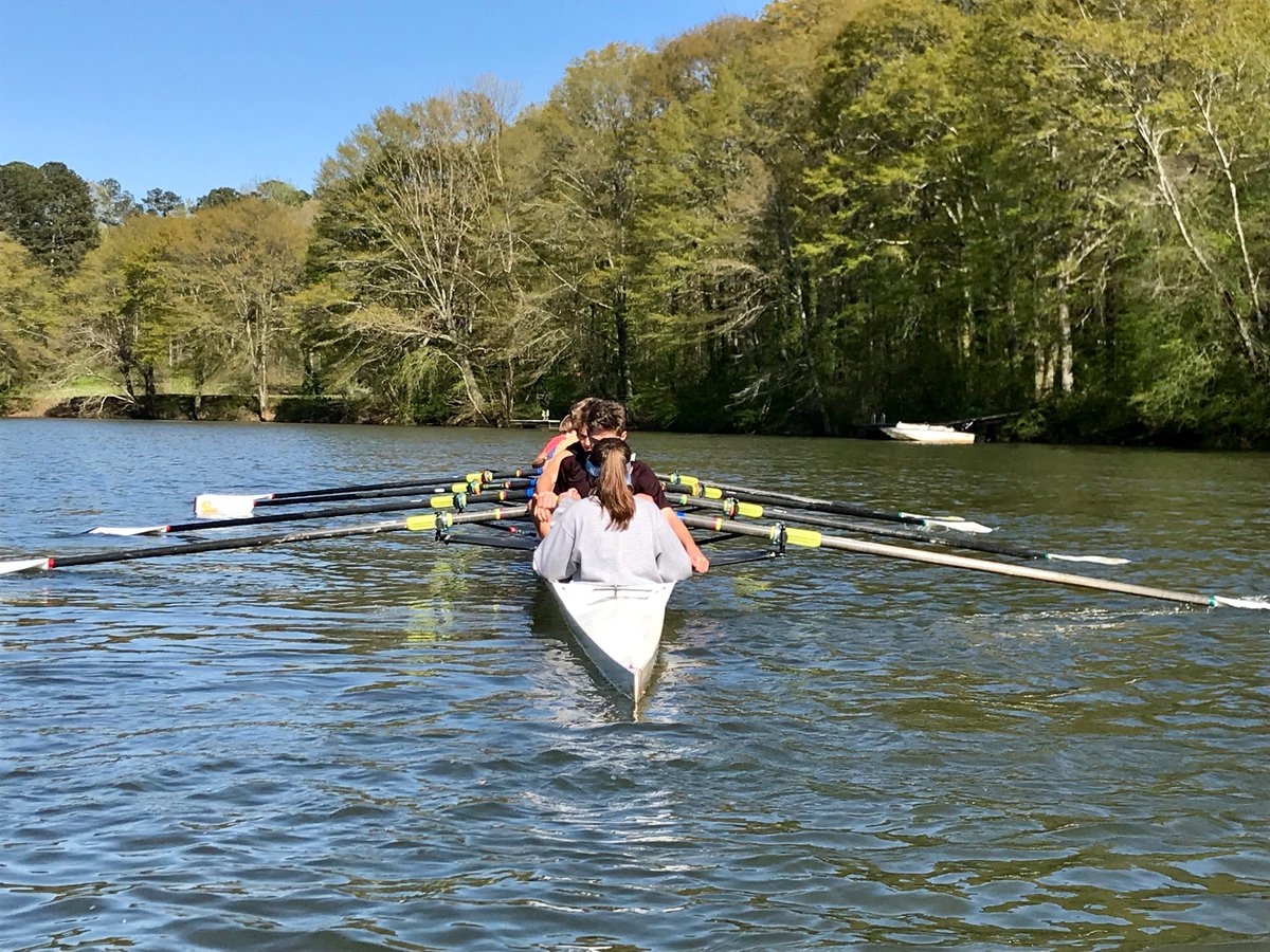 standrewrowing's tweet photo. What a beautiful day for Rowing!!! #rowing #rowinglife #crew #springrowing https://t.co/bSCWxphtEy