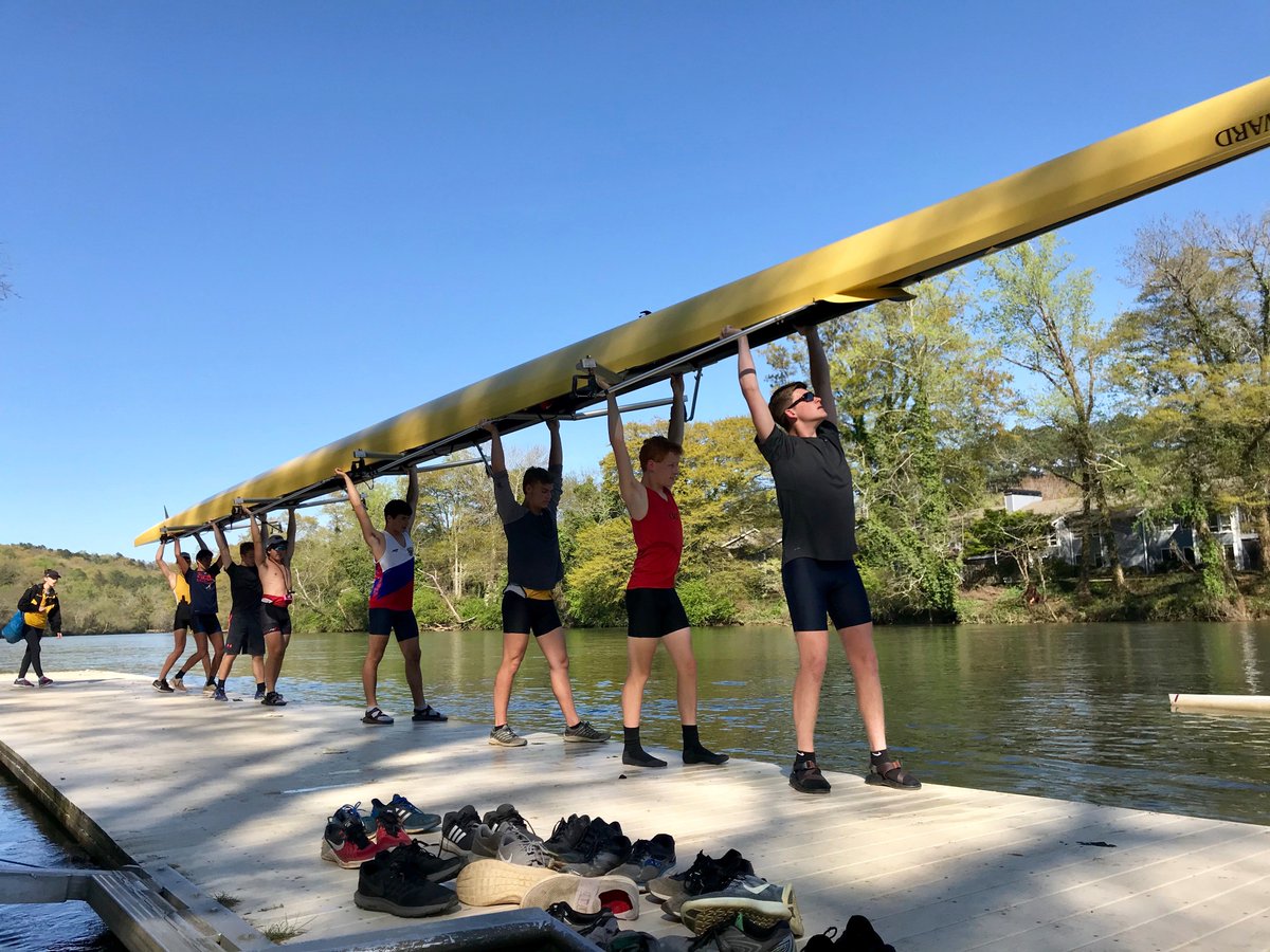standrewrowing's tweet photo. What a beautiful day for Rowing!!! #rowing #rowinglife #crew #springrowing https://t.co/bSCWxphtEy