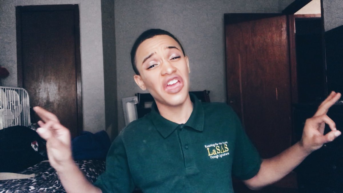AubreySivan's tweet photo. Hi Sivaners, here goes the lame wack bad singing video. I hate it. The only reason I uploaded it because you Sivaners wanted to see it. Don’t think this is exactly how I sound either. I sing Wayyyy much better. So don’t judge my singing from this video. Link in bio 😘😘💕❤️. https://t.co/6hwZPSbH9l