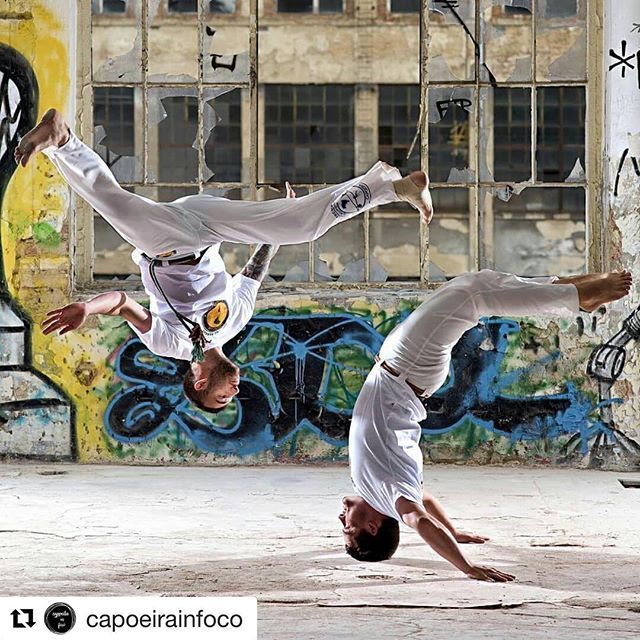 pipercarter's tweet photo. #CapoeiraGoals
・・・
#Repost @axecapoeira_czech no Capoeira in Foco 🇨🇿
• • •
#capoeirainfoco #axecapoeira #capoeirista #capoeiralife #capoeira #lovesport #prague #brasil #sport #fitness #martialarts #culturabrasileira #photooftheday #inshape #capoe… https://t.co/PSlvGpMmS0 https://t.co/Obbv7Ea4oP