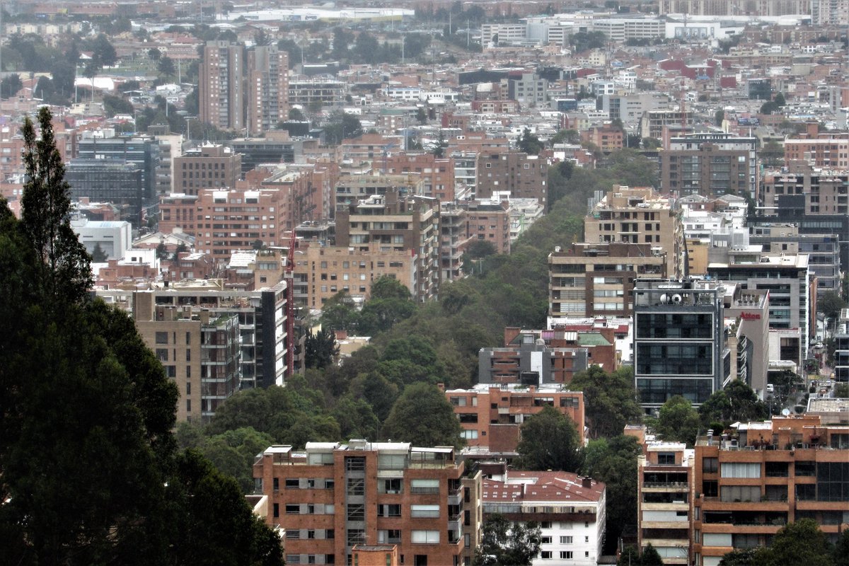 GrpEcomunitario's tweet photo. Seguimos prevenidos con la info Distrital poco clara, ambigua y contradictoria. Con implicaciones tan importantes para la Estructura Ecológica y barrios afectados, es increíble el discurso del DC sobre el megaproyecto Conexión Río Salitre-Río Negro https://t.co/LpOrPNAKTY https://t.co/ZAdjENkK2Z