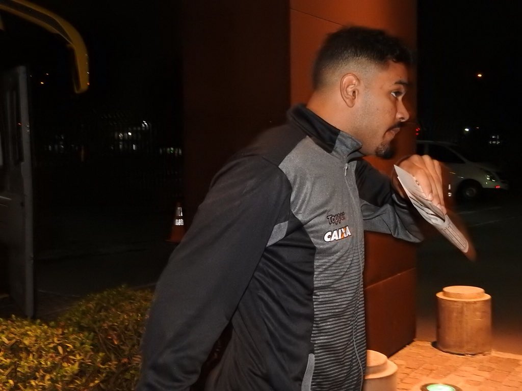 Brenner passou rapidinho. #gebota