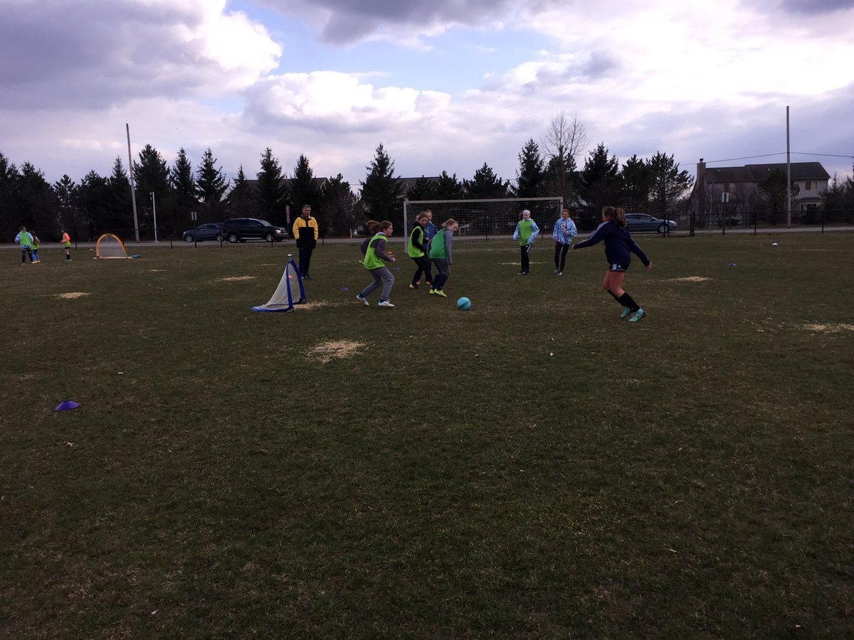 ChelseaSCMI's tweet photo. Tonight we had the great honor of having former Michigan Womenβs Soccer coach and former United States Womenβs National Team coach Greg Ryan working with some of our girls teams. It was a great experience! Thank you and good luck Coach Ryan! #chelseasc #soccer #gregryan https://t.co/sVdOVTcL6w