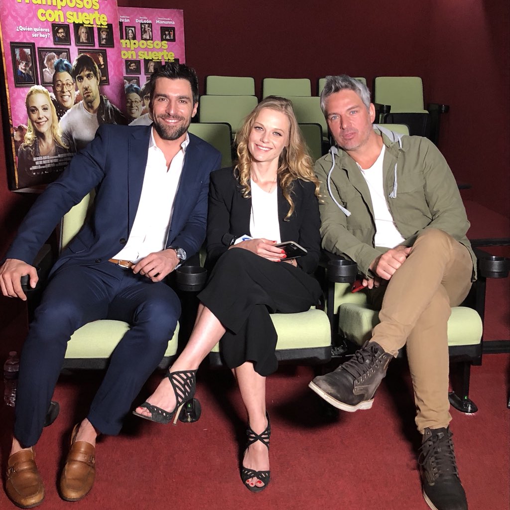 OsvaldoDeLeOnOf's tweet photo. Felices de promocionar el estreno de #TrampososConSuerte https://t.co/zr0FXWPeKe