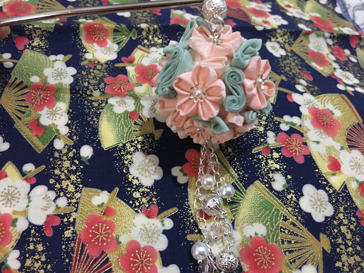 xinxiyue's tweet photo. 樱花绣球一字簪！ https://t.co/jJ8TaYGcZr