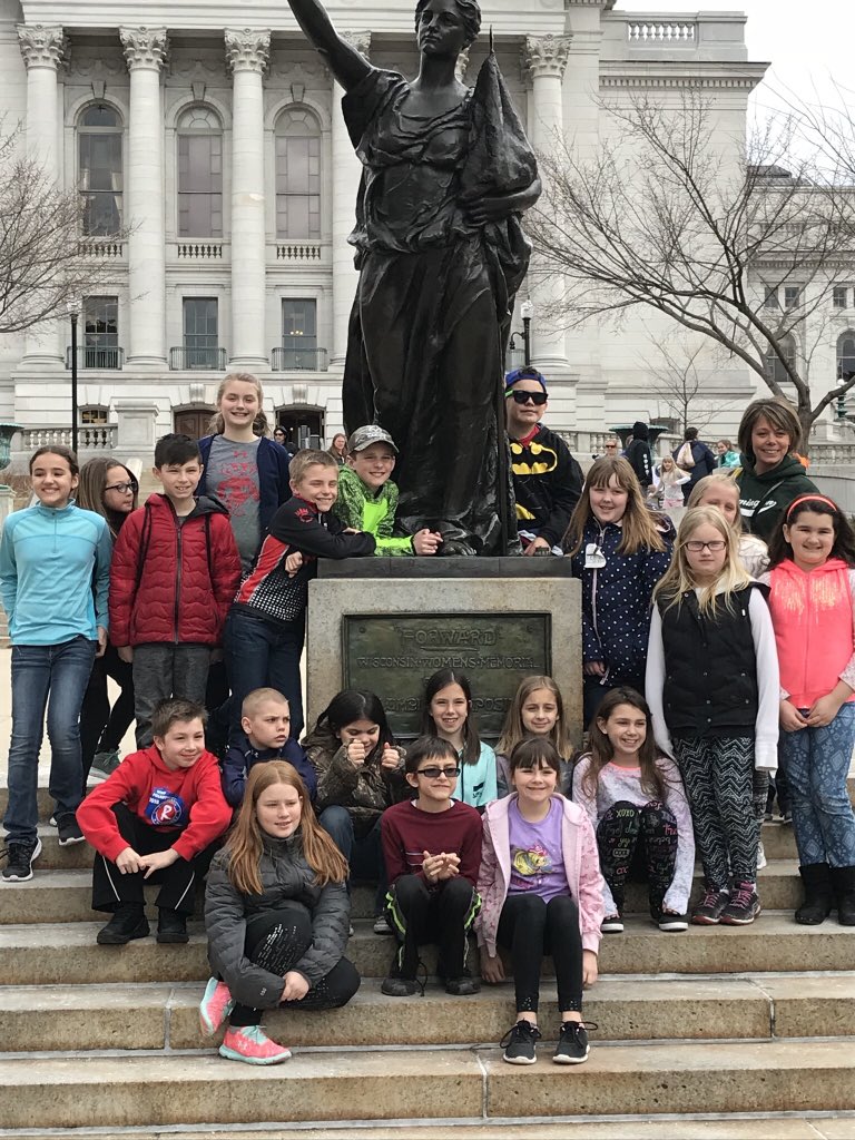 cblock207's tweet photo. Great day for FES 4th graders in Madison! @kewaskumschools https://t.co/0PdPlJAMS7