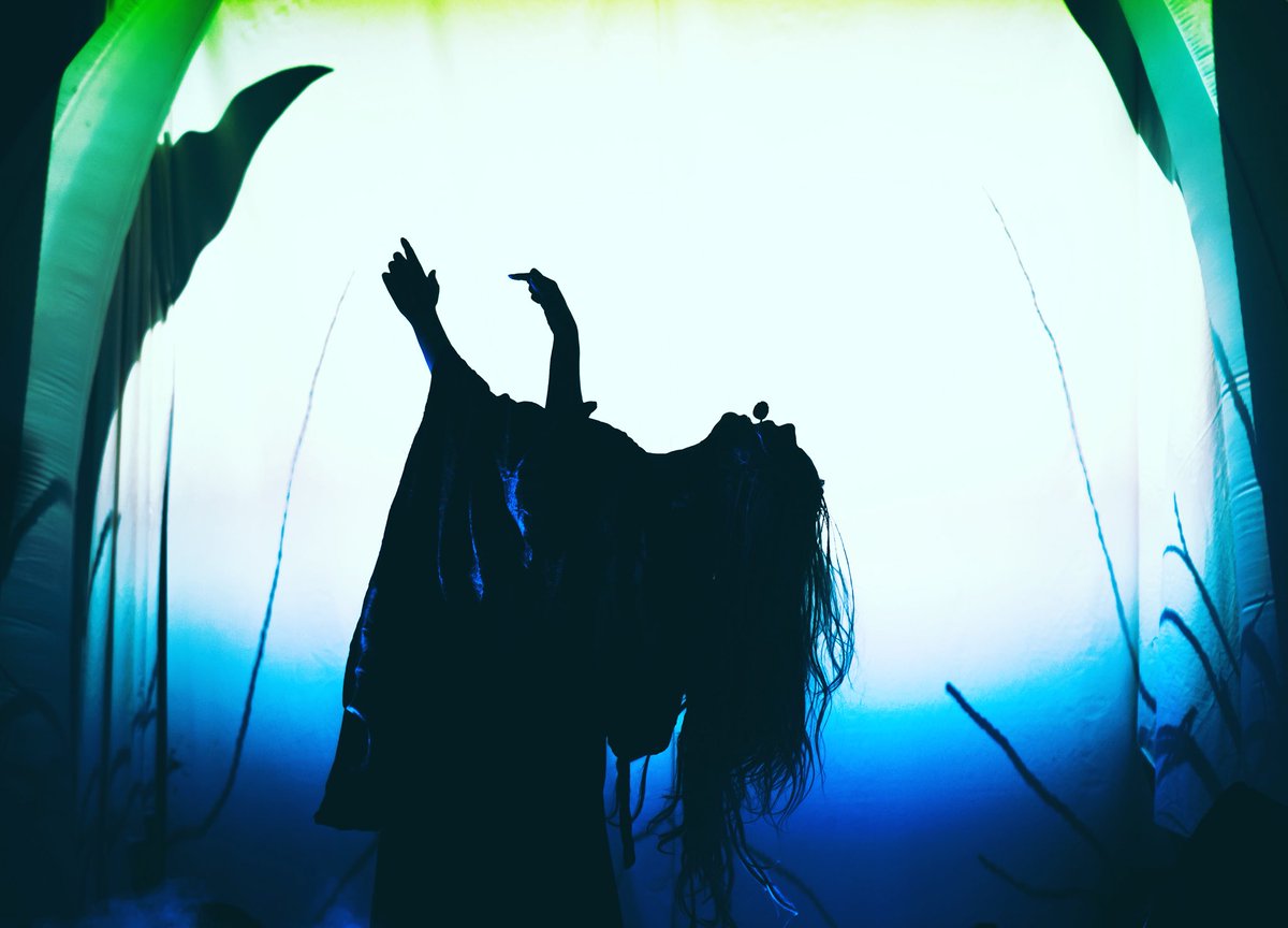 OfficialITM's tweet photo. Who is ready for a sold out show tonight Sacramento? #witchinghourtour  @TheWordAlive @weareded 

Photo by @WheresBryce https://t.co/8c7IDQNKuc