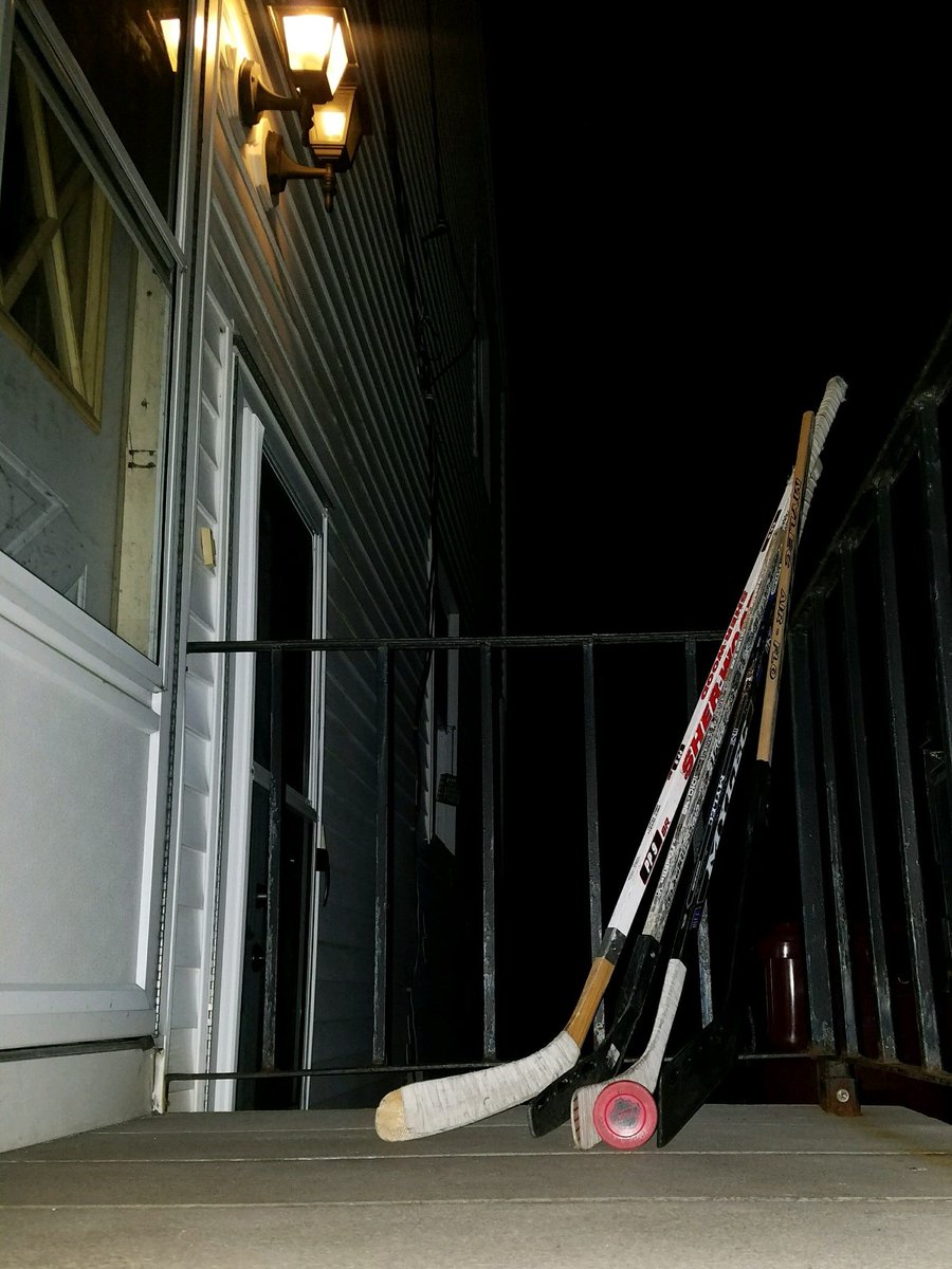chriswildr's tweet photo. #PutYourSticksOut #HumboldtStrong #PrayForHumboldt #hockeyfamily https://t.co/8Sx9ybjkJS