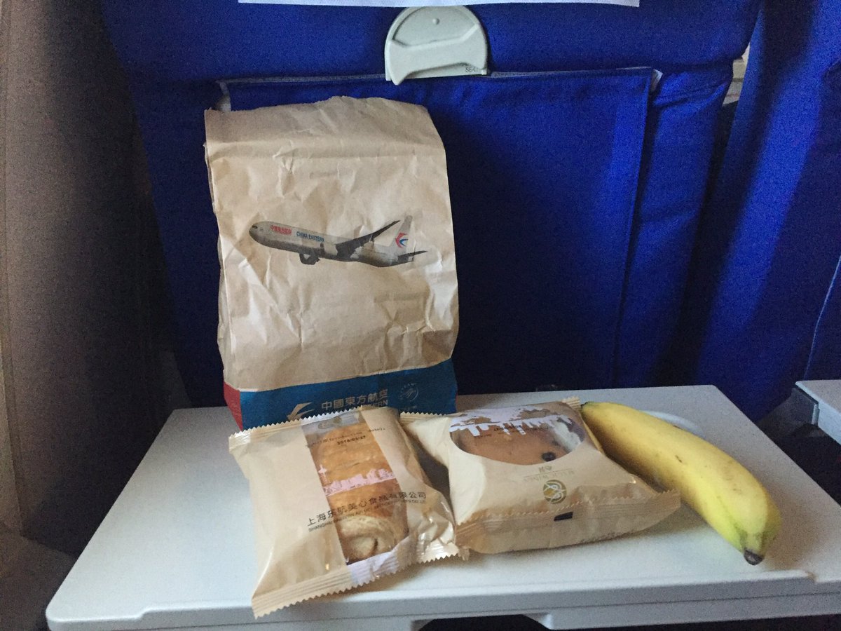 danah_chick16's tweet image. Thanks for these satisfying meals.🍌🍰🥕🥦🍲🥤 #FlyCEA