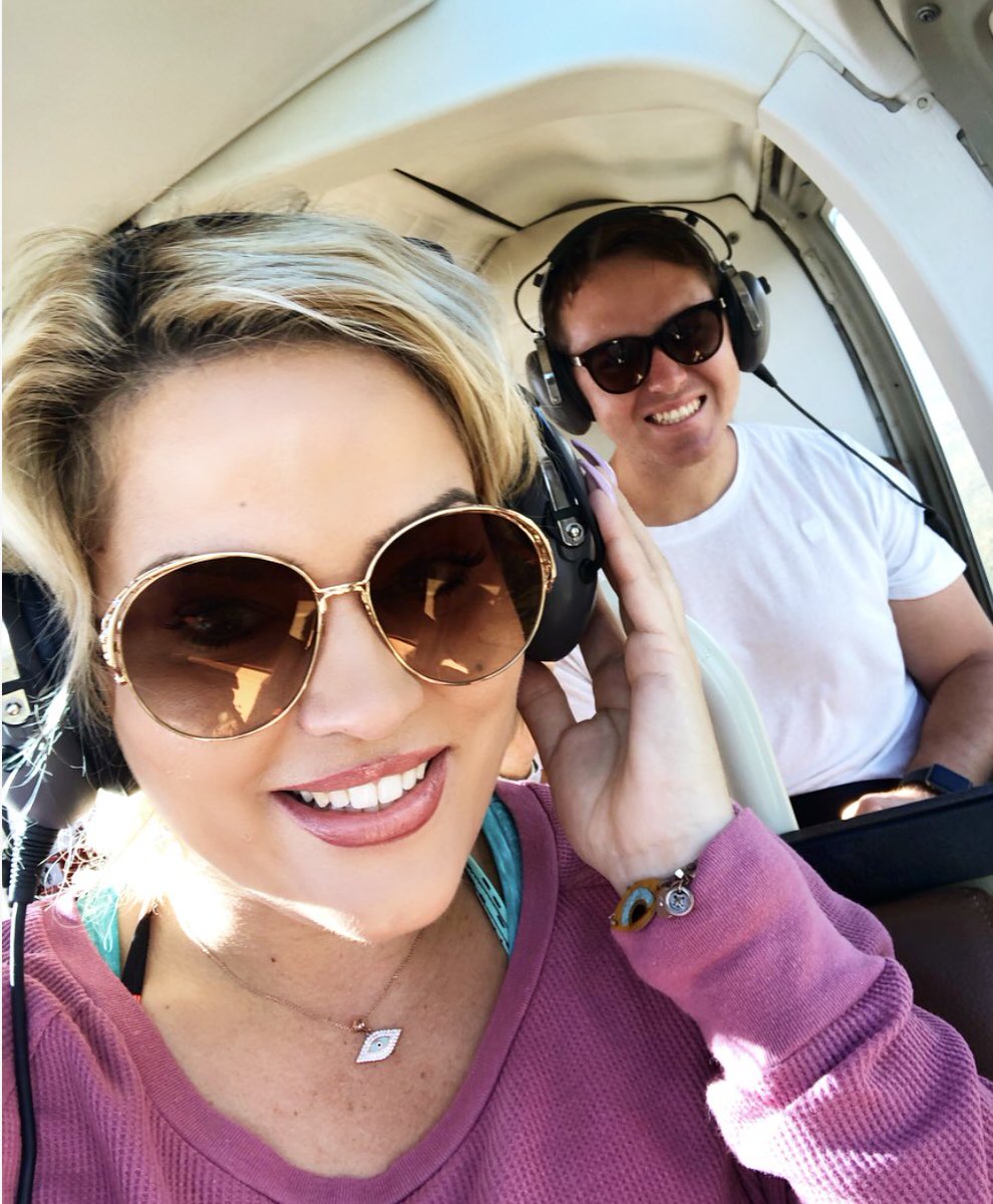 littlemisslouch's tweet photo. as gazed upon by angels in their flight 🚁 #viewfromthetop #victoriafalls #thesmokethatthunders #zamwiththefam #livethedream #thisisafrica #chasinglight #adventure #livelifelarge #lifebydesign #sunglasssquad #twentyeightDREAM #artofliving #bucketlist https://t.co/52RuxIfexf