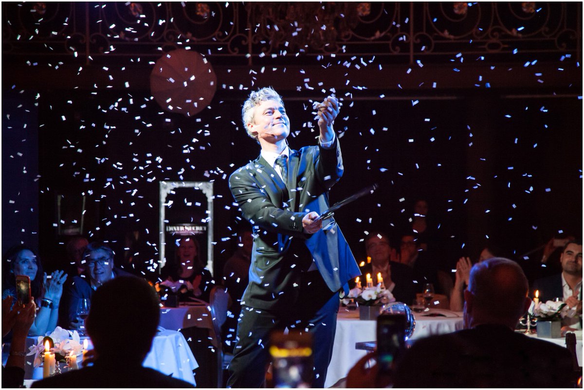 HatchingComms's tweet image. Illusionist, Stefan Leyshon, performs his magic for the first time in Asia at @MO_HOTELS Hong Kong. hchq.com.au/blog/illusioni…