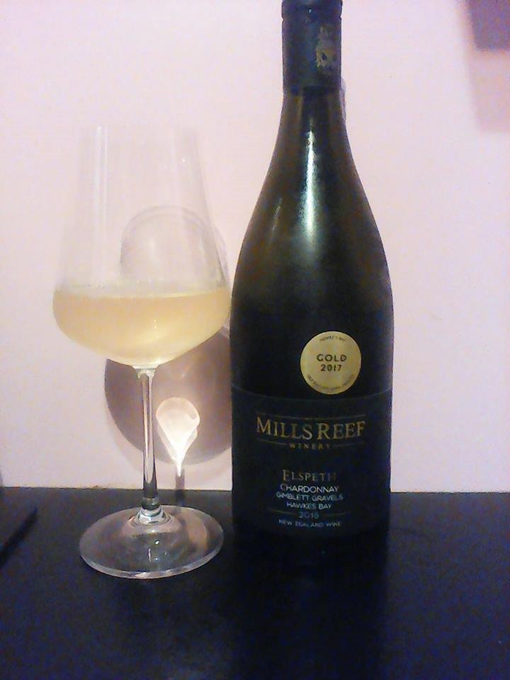 WoodOnWineNZ's tweet image. Yowzers! Big, ripe, buttery, opulent and concentrated and luscious - no wonder it's their flagship! @MillsReef #Millsreef #Elspeth #Chardonnay @GimbGravels #NZWine #HawkesBayWine