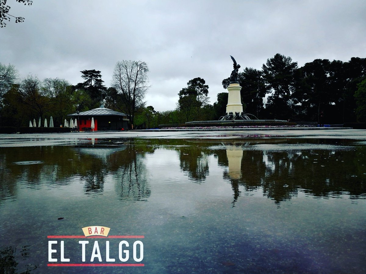 eltalgobar's tweet photo. Cerquita, muy cerquita de esta preciosa plaza del Ángel Caído, abriremos nuestra taberna madrileña, no nos podíamos alejar mucho de nuestra casa.

Feliz Miércoles viajeros!!!

#eltalgobar #eltalgo #Retiro #park #parque #reflejo #reflection #bar #taberna https://t.co/hvUAj2JB7C