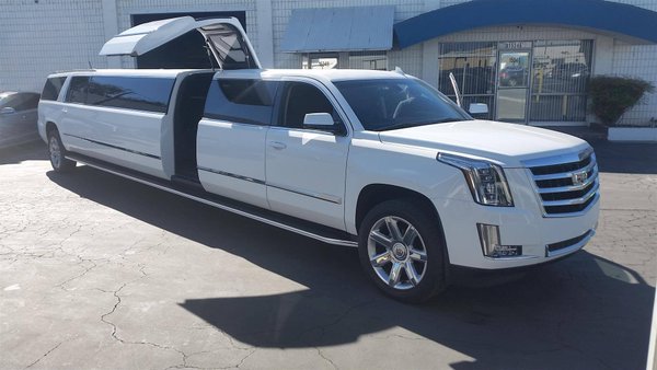 LIMOBUSKING's tweet photo. Proms in full swing ! Call A-List For the most unique Limousines Metro Detroit Has to Offer Call to see the showroom and see the A-List Difference! 734-673-5788 #rollsroyceghost #promlimo #RollsRoyce #annarborlimo #alistlimo #partybus https://t.co/cVR6h1nN5z