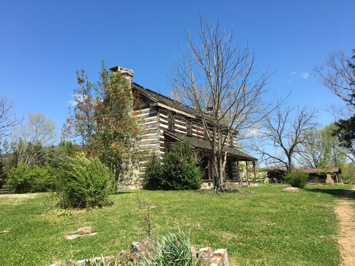 NTIRNPS's tweet photo. Brown's Ferry Tavern in Chattanooga, Tenn., 1803, overlooks the Tennessee River and is on the Trail of Tears.  The land has been sold and this beautiful historic site will soon be surrounded by suburban developments, no longer witness to trail history. https://t.co/ZcfpCwpsDs