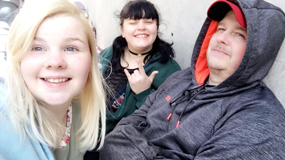 IrwinHoranHugx's tweet image. Best damn concert of my life! Today was totally worth driving 5 almost 6 hours from Ohio to Maryland and waiting outside the venue at 4 am