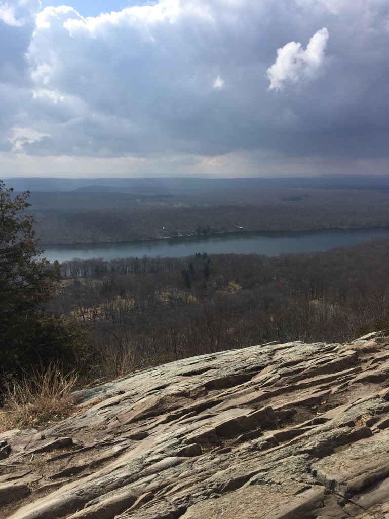 JerseyJosh13's tweet photo. Fairview Lake 6th Grade Trip day 2 the 3rd tallest ridge in New Jersey. Ya we walked it! https://t.co/RlMGRDtp8J