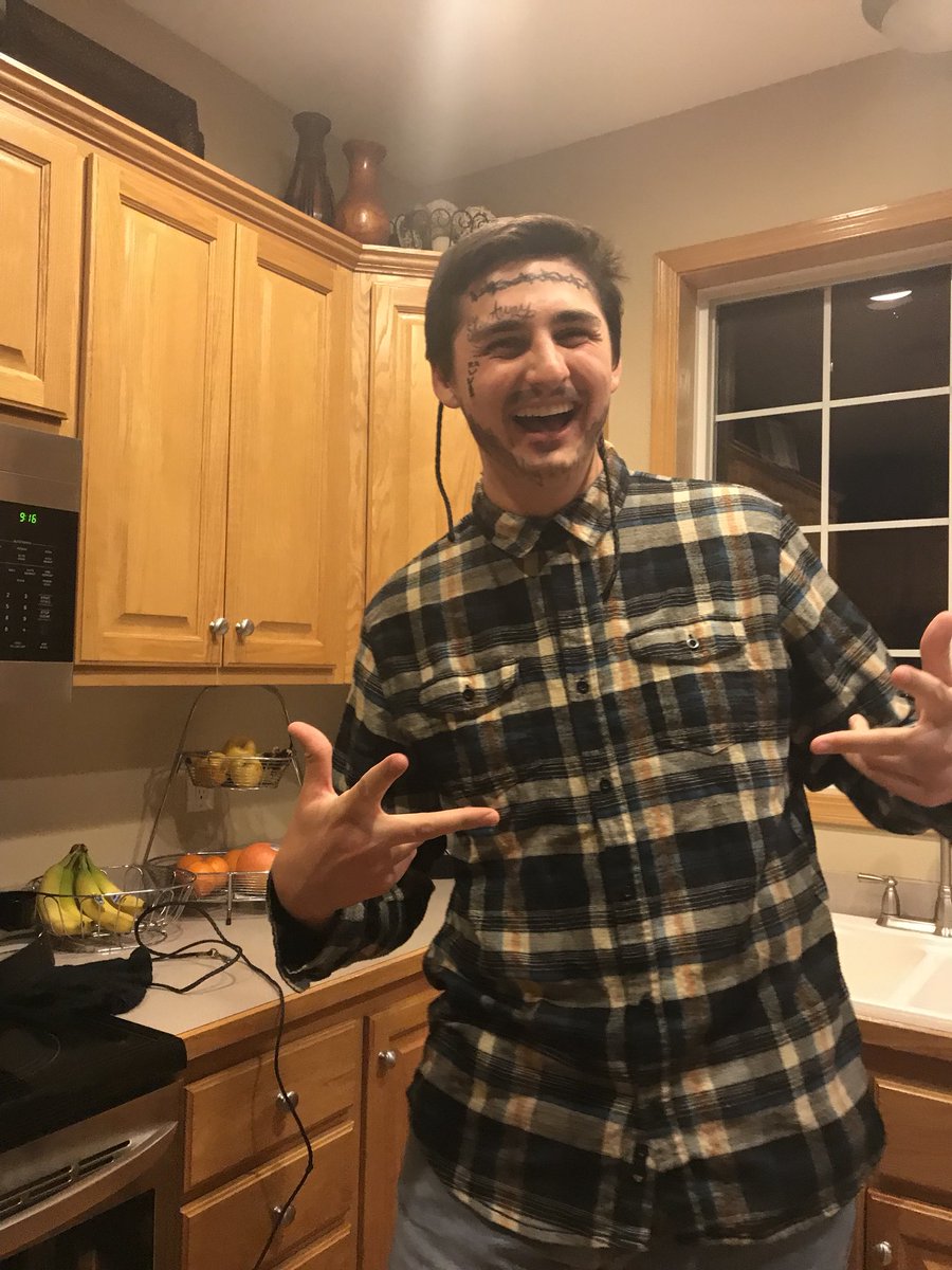 GretaBrua's tweet photo. wouldn’t want to go malone🤷🏼‍♀️ https://t.co/tZz8MIAezT