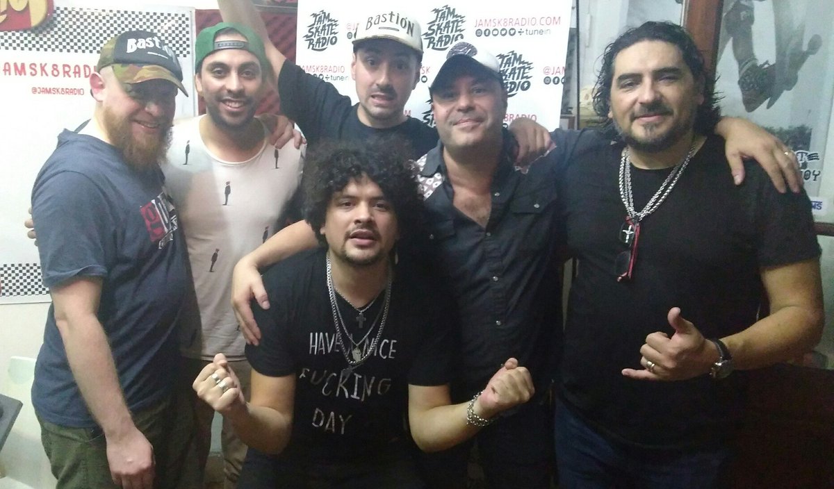 foodrockfm's tweet photo. Pasaron cosas hoy en @jamsk8radio con #AgustinaDurigon @CachinRock @ManjarOficial #CervezaBastion
#Cerveza #Artesanal
#Cocteleria #Tragos #Cocteleria https://t.co/MjUZHK3eIU
