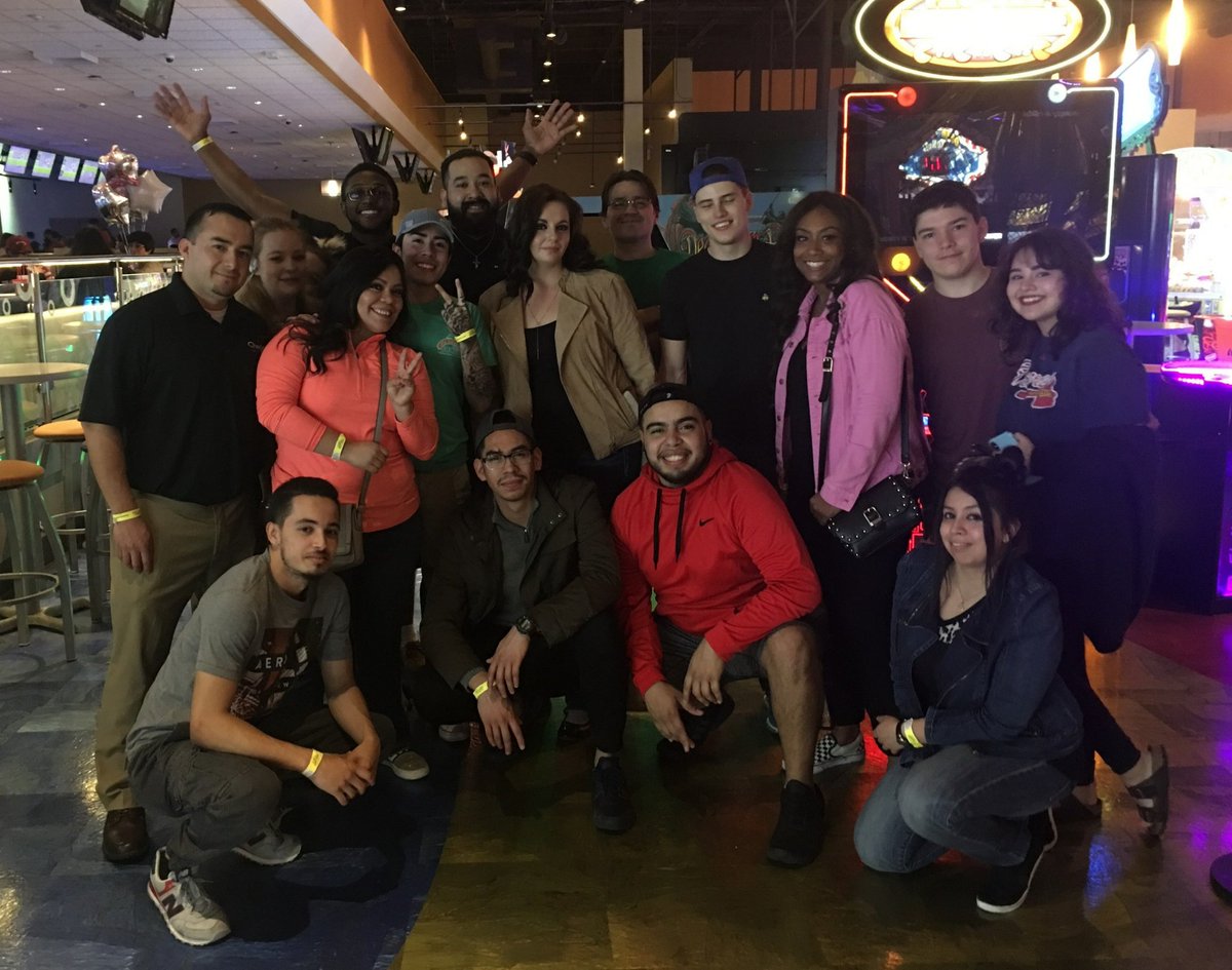 IsidroEscalante's tweet photo. Had a great time at our 2018 FOH trainer outing. Thanks for all that you do team! #onecheddars https://t.co/Bc0ixV9lD0