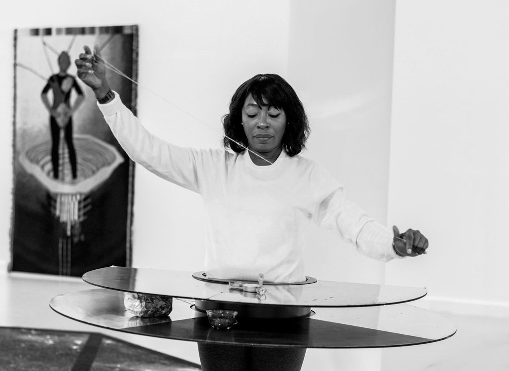 BVIBlog's tweet photo. Otobong Nkanga performing 'From Where I Stand: Glimmer', 2015. I talk about Nkanga's current exhibition @mcachicago 'To Dig A Hole That Collapses Again' on the latest Field Notes video. Link in bio!
#blackvisualimpulse  #otobongnkanga #blackcontemporaryart #performanceart https://t.co/UHcMzg8kZW