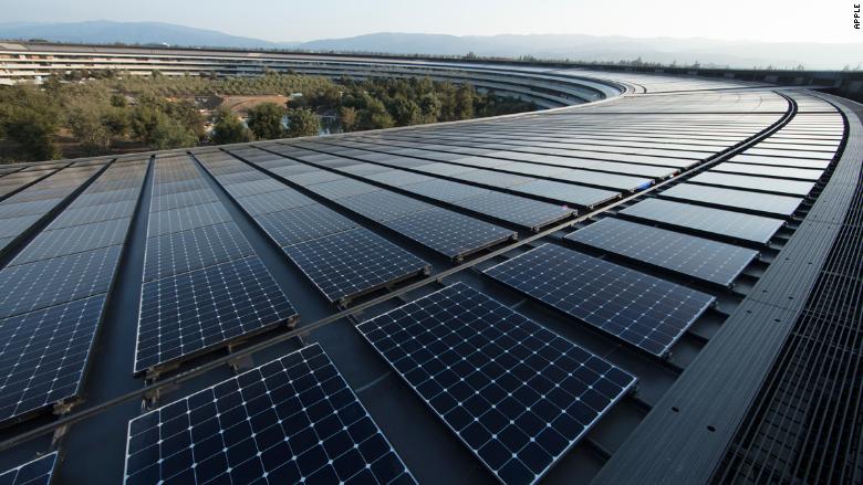 CNNBusiness's tweet photo. Apple is now completely powered by clean energy https://t.co/rnfitJl4Cy https://t.co/iO9QZRCDsT
