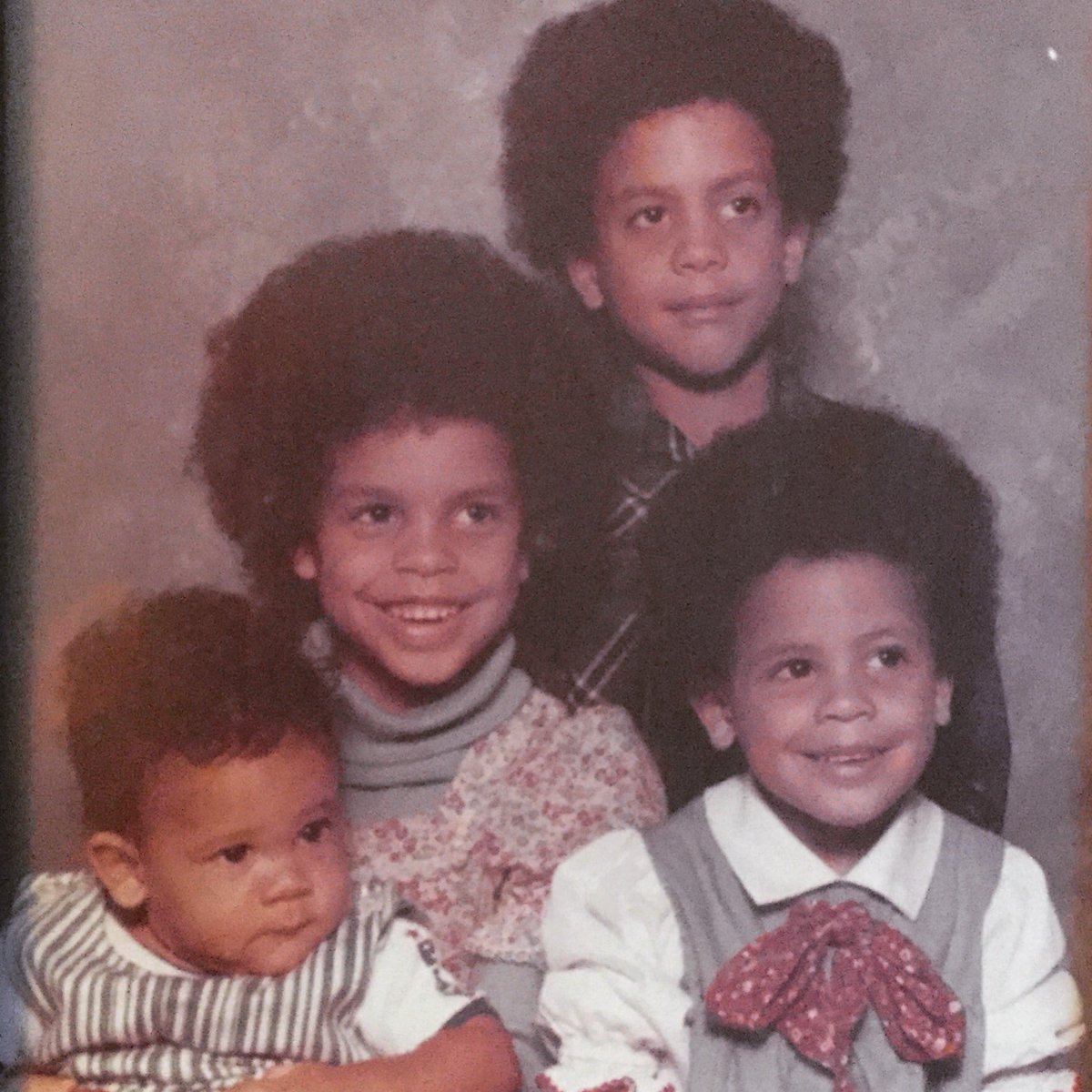 joannadhayes's tweet photo. My life long #Riderz we go way back. We are in this for life! #Afros #UsFour #HappyNationalSiblingDay ❤️❤️❤️❤️ https://t.co/f0eMs8PAdc