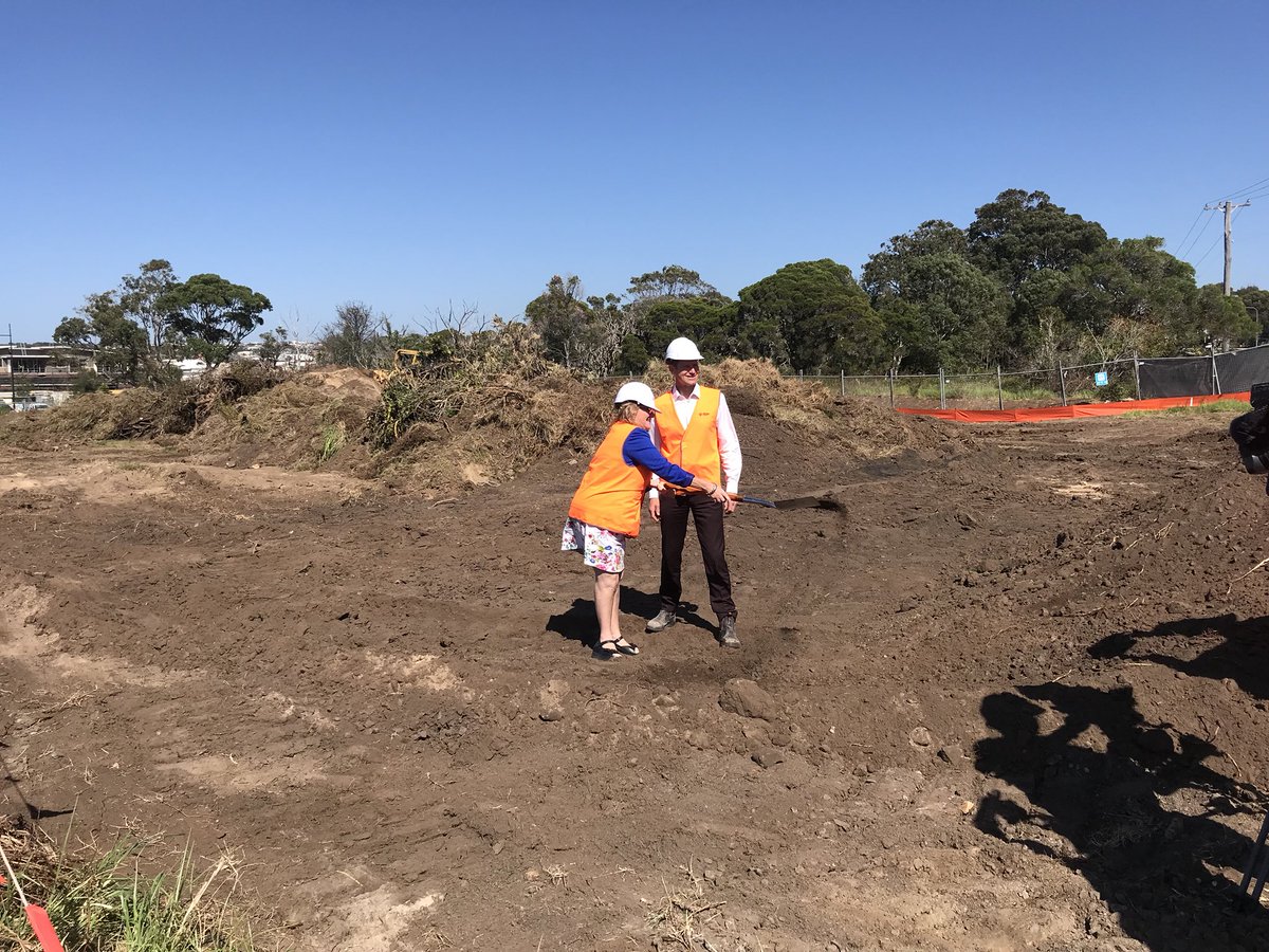 _steph_atkins_'s tweet photo. .@SalibaSaliba and @FrasersPropAus turn the #sod on stage 2 of the Harbour Boulevard entrance into #ShellCove. @WINNews_Woll has the details on when you can expect to use it. #WINNews6pm https://t.co/yIKWgfNXKx