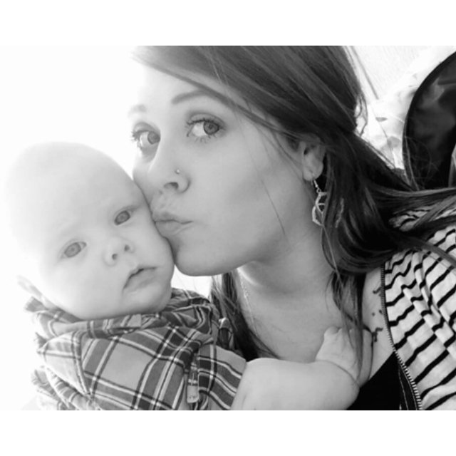 ayeitsamber17's tweet photo. #beauty #momlife #makeup #simple #minimal #minimalbeauty https://t.co/X0L2EJJSPw