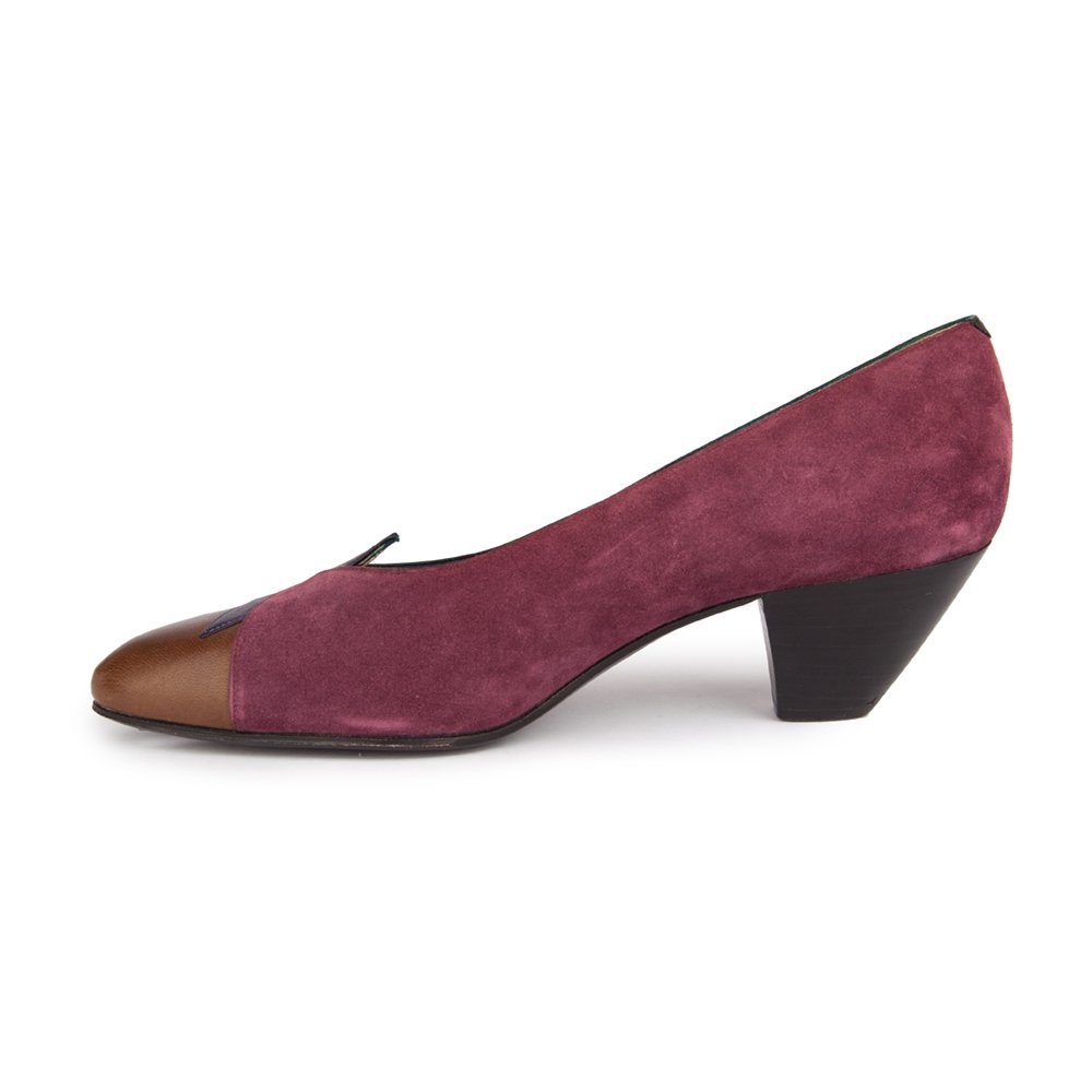 maudfrizon's tweet photo. We love our Vintage Designs! Here is one that is perfect for our hectic everyday lives. What do you think? #vintage #shoelover #fashion #maudfrizon https://t.co/E7Xv6cB0DH