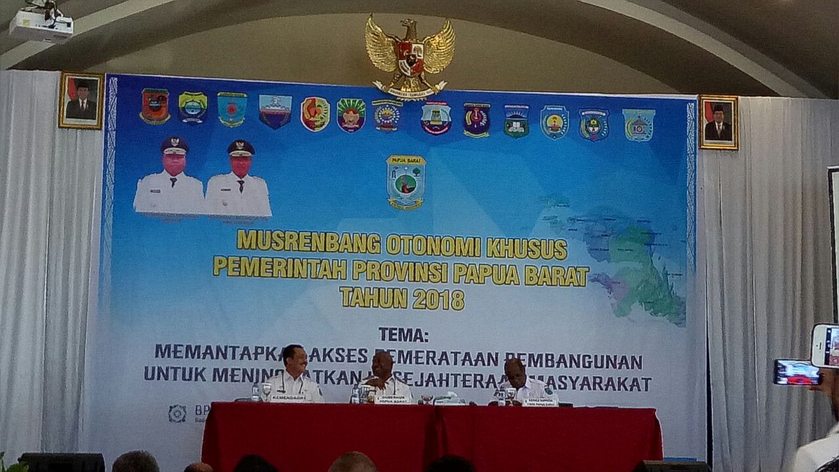 bappedabintuni's tweet photo. Musyawarah Perencanaan Pembangunan (MUSRENBANG) Otonomi Khusus
Provinsi Papua Barat Tahun 2018 di Manokwari, 11/04/2018, Tema : Memantapkan Akses Pemerataan Pembangunan Untuk Meningkatkan Kesejahteraan Masyarakat https://t.co/kwjMtjw7ge