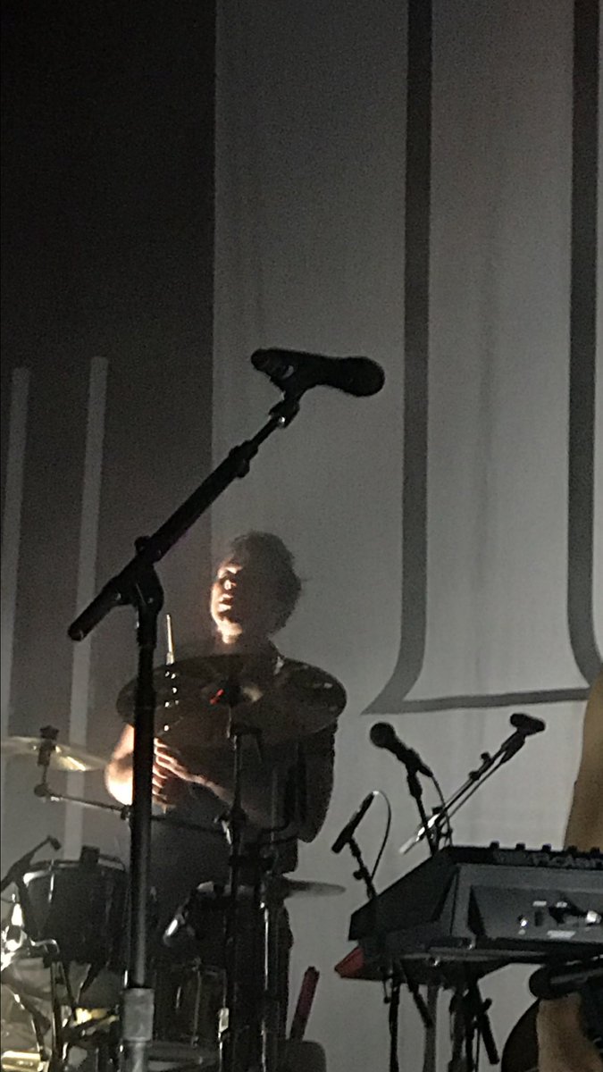 kimbxrlie's tweet image. OK THIS IS MY LAST POST I PROMISE BUT TONIGHT WAS AMAZING #5SOS3SilverSpring