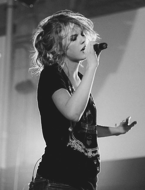 taysevolution's tweet image. Speak Now - Red - 1989 - Reputation tour rehearsals