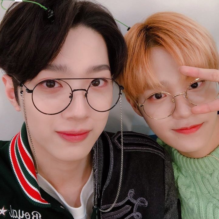 doraehwi's tweet photo. #판휘 Thanks god i have a new profile now
#PANHWI #GUANHWI https://t.co/jeCwYTGWhA
