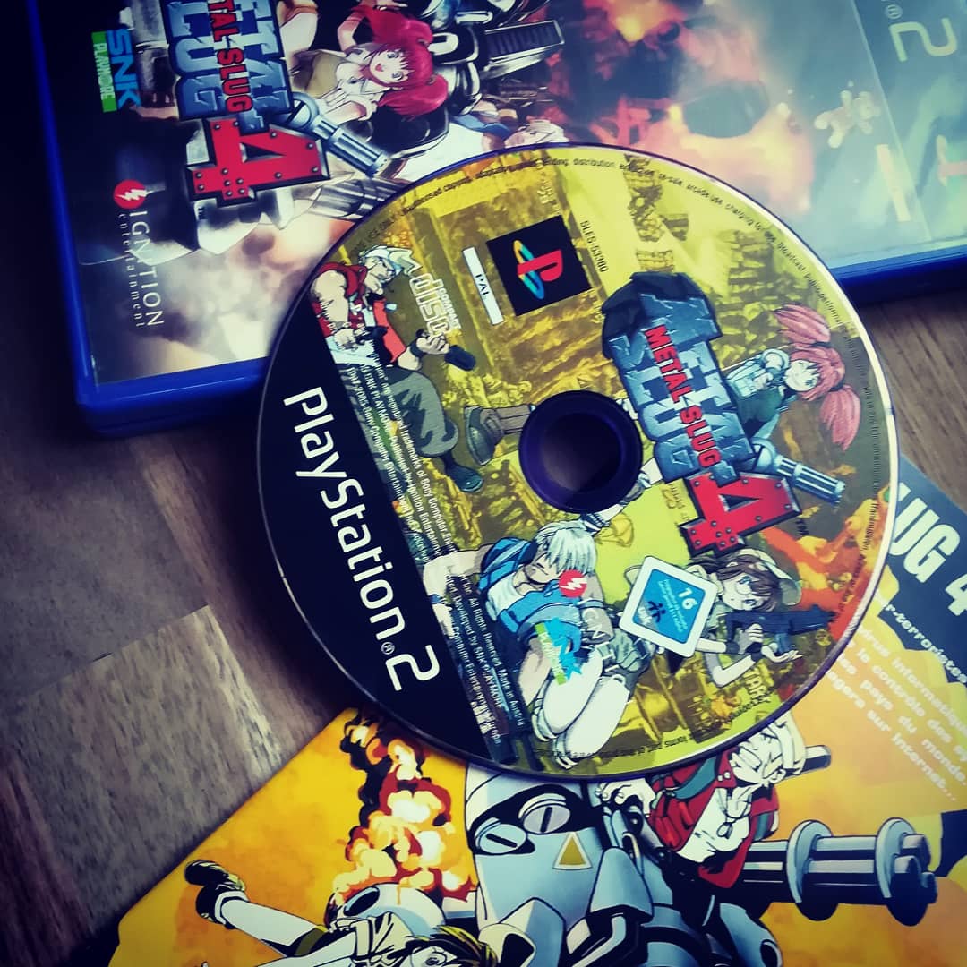 Grey8319's tweet photo. Ojojojo...... #MetalSlug4 😬😬😬 kolejna klasyka #arcade. Ileż to ja przepuscilem siana w #salonachGier 😬😬😬.
#playstation2 #PS2 #Europe #PAL #playstationgames #playstationworld #playstationcollection #PS2World #collections #collector #videogames #gamer #games #geek #nerd https://t.co/4sLEgLEa03