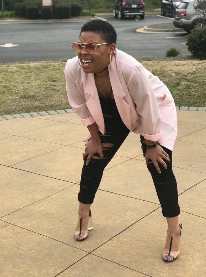 jessnpadron's tweet photo. Me at Olive Garden looking at the menu knowing damn well I’m getting Chicken Alfredo https://t.co/sNvqejB90n