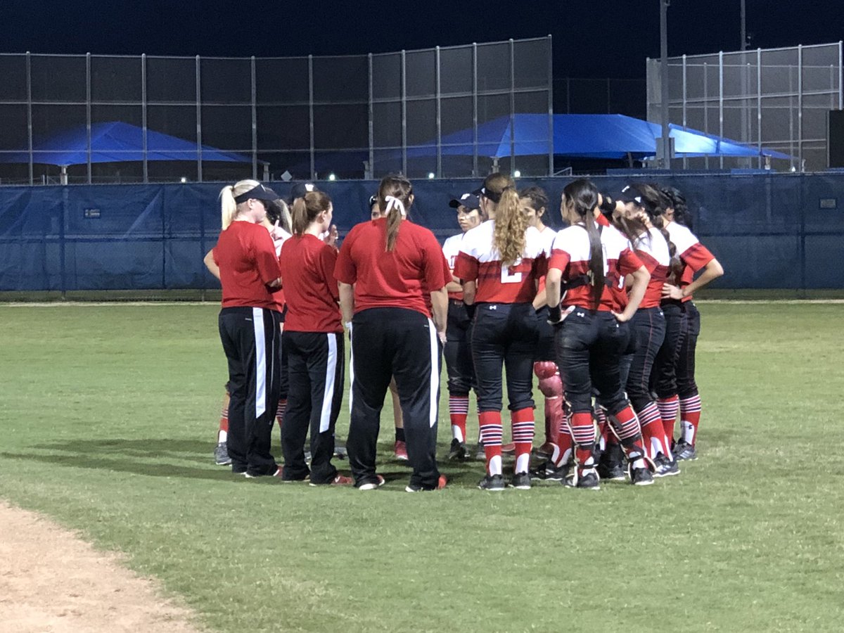 MarcG14Line's tweet photo. Victoria East coach @TitanCoachBuck chatting with the Lady Titans after their 12-4 win over crosstown rival Victoria West #ForTheVic https://t.co/ZM8R7g8hIJ