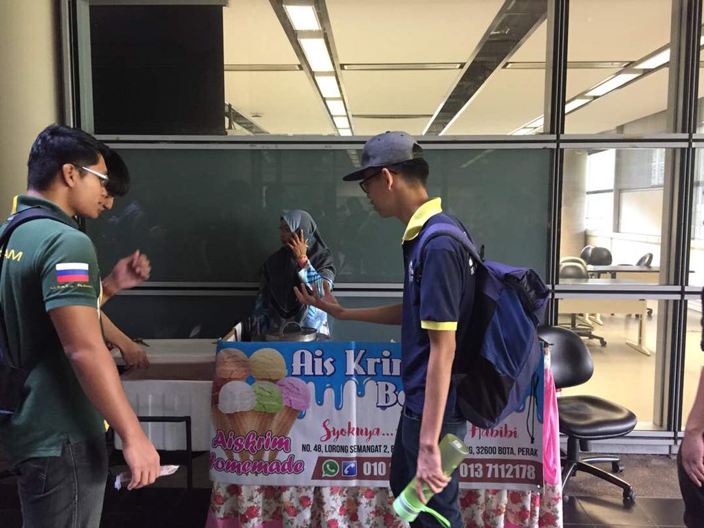 E3S2OfficialUTP's tweet photo. Hey Utpians! 
Do you know that there is an exhibition happening right now? 😱

‼️ Integrated System Design Project Presentation ‼️
Do come and vote for our teams right now.
The exhibition ends at 1pm today at 22-00-11 🌸
Vote first, then you can get free ice cream 😋 

#E3S2 https://t.co/1a23lyrtjY